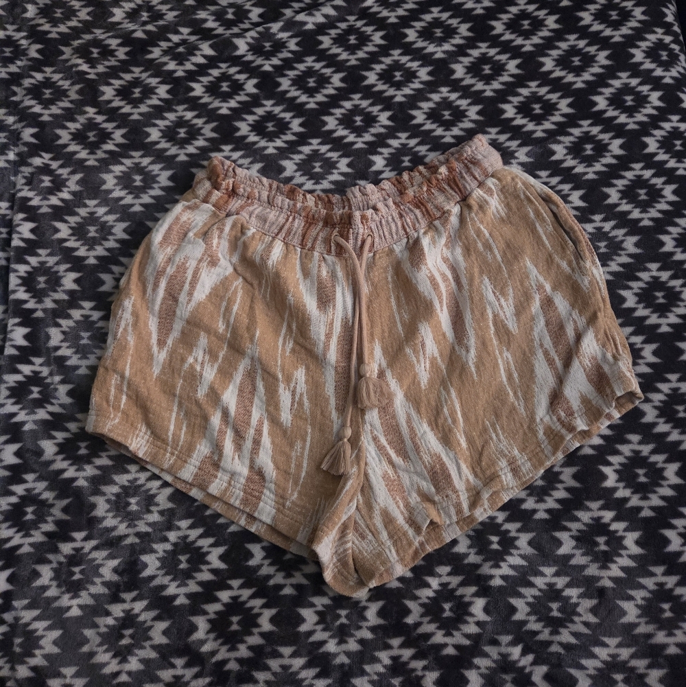 aerie High Waist Ikat-Print Shorts in Beige & White Cotton Vacay Boho Beach Lg. - Picture 3 of 9